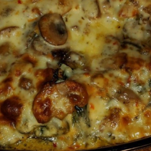 SPINACH AND MUSHROOM SMOTHERED CHICKEN