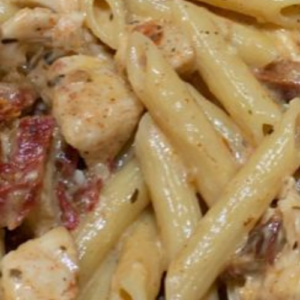 SUN-DRIED TOMATO PASTA WITH CHICKEN AND CREAMY MOZZARELLA SAUCE