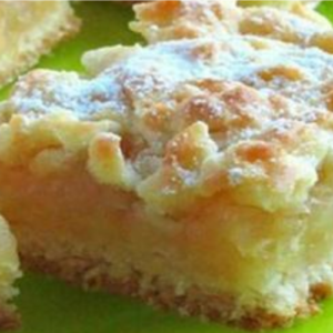 Homemade cake with apples and lemon – a perfect cake!