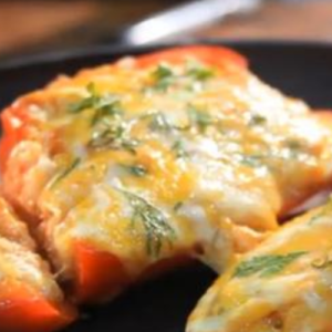 They look like simple stuffed peppers, but what’s inside? It’s just incredible!