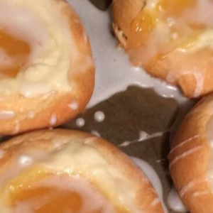 LEMON-CREAM CHEESE CRESCENT DANISH