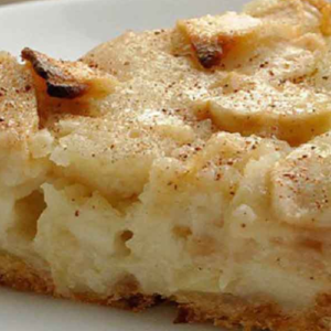“Tsvetaeva” – my favorite pie with crispy and crumbly dough and apple filling. An absolute delight!