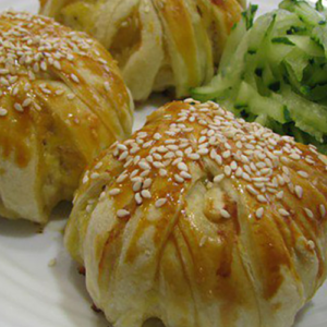 Meatballs wrapped in puff pastry – a phenomenal snack with a minimum of ingredients!
