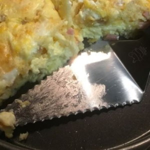IMPOSSIBLE QUICHE (CRUSTLESS HAM AND CHEESE QUICHE)