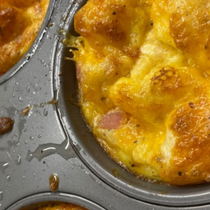 HAM EGG AND CHEESE HASH BROWN BREAKFAST MUFFINS
