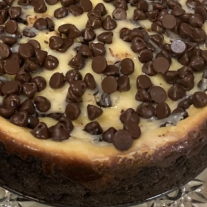 CHOCOLATE CHIP COOKIE DOUGH CHEESECAKE