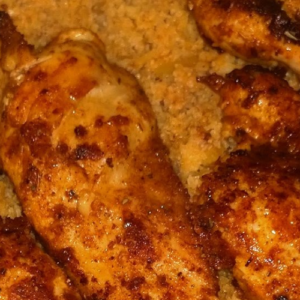 15-MINUTE GARLIC BUTTER CHICKEN WITH PARMESAN CAULIFLOWER RICE