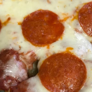 QUICK AND DELICIOUS EASY PIZZA CASSEROLE