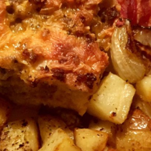 THIS SAUSAGE MCMUFFIN CASSEROLE IS SO EASY TO MAKE AND IT TASTES AMAZING