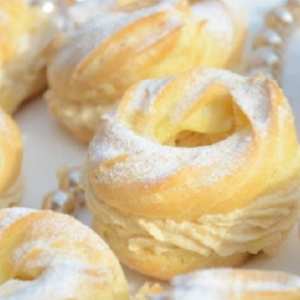 Baked dough rings with cream cheese – a delicacy that impressed me strongly!