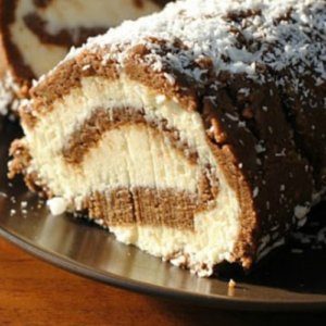 “Bounty” roulade without baking – a formidable dessert that competes with complicated cakes!