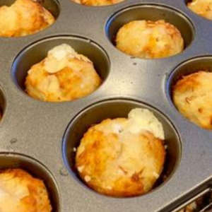 GARLIC CHEESE BITES