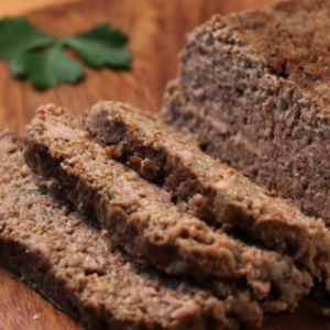 How to make slow cooker German breakfast sausage