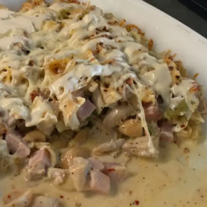CREAMY CHEESY CHICKEN CORDON BLEU CASSEROLE