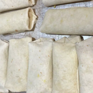 HOW TO MAKE THE PERFECT FREEZER-FRIENDLY BREAKFAST BURRITO EVERY TIME