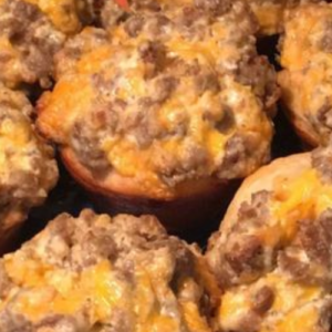 IRRESISTIBLE SAUSAGE AND CREAM CHEESE BISCUIT BITES RECIPE