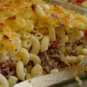 I saw the recipe for this masterpiece in a culinary magazine. When I have a handful of minced meat left, I already know what I’m going to make.