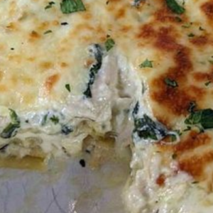 CREAMY AND DELICIOUS CHICKEN ALFREDO LASAGNA: THE PERFECT DINNER RECIPE