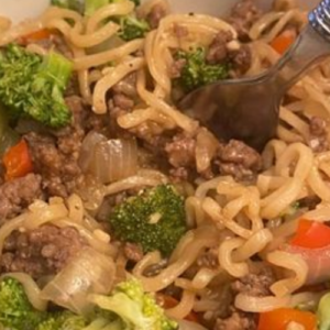HEALTHY RAMEN NOODLES STIR FRY