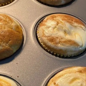 PUMPKIN CREAM CHEESE SWIRL MUFFINS