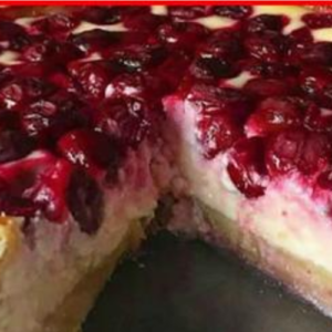 Cake with cheese and cherries – a tasty and very beautiful treat!