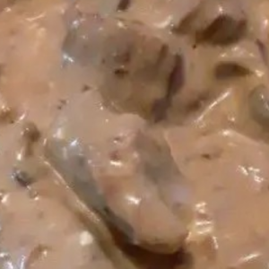 IRRESISTIBLE CROCK POT BEEF STROGANOFF: A CREAMY DELIGHT TO SAVOR
