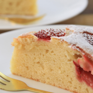 Quick and Easy Strawberry Cake Recipe