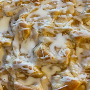 INDULGE IN THIS DELICIOUS APPLE PIE FILLING COFFEE CAKE!