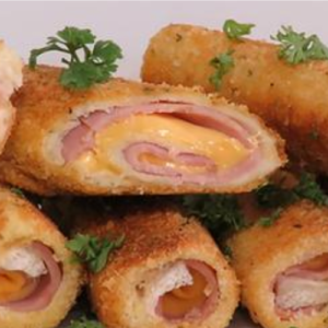 A tasty and filling breakfast prepared quickly: bread rolls
