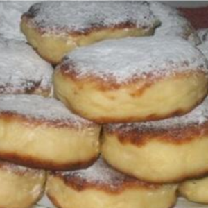 Fluffy and delicious papanasi! So fine and flavorful, they melt in your mouth!