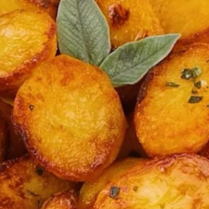 Garlic Sage Roasted Potatoes: the aromatic side dish you need to try