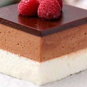 No-bake triple chocolate cheesecake: everyone will love this amazing dessert!