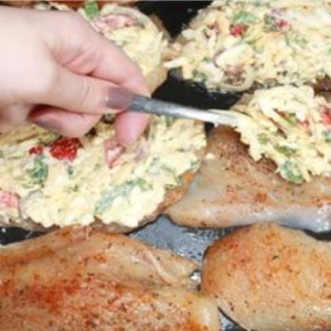 Baked chicken breast: the delicious way to make it