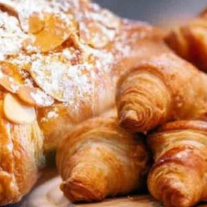 How to transform yesterday’s croissants into super gourmet almond croissants?