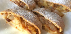 Apple and pear strudel: the recipe to have it crumbly and delicious