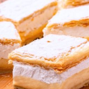 Kremsnita: a soft and airy cream cake that you will fall in love with!