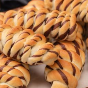 Two-tone mini brioche: fragrant, delicious and beautiful to look at!