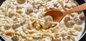 Baked pasta with mushrooms and bechamel: easy, quick and tasty!