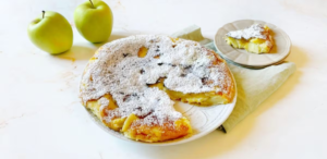 Apple omelette: the recipe for a quick and delicious pan-fried dessert