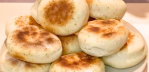 Fluffy mini buns without yeast: make them in a pan