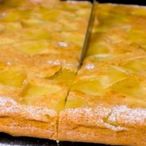 Upside-down apple cake: beautiful and delicious recipe