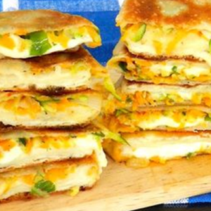 Zucchini and mozzarella pancakes: impossible to resiste a this recipe