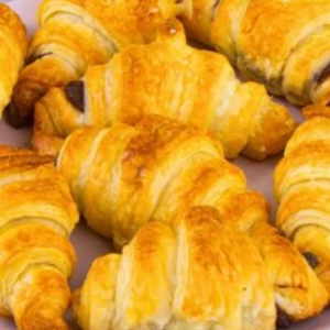 Easy chocolate croissants: ready in just 20 minutes!