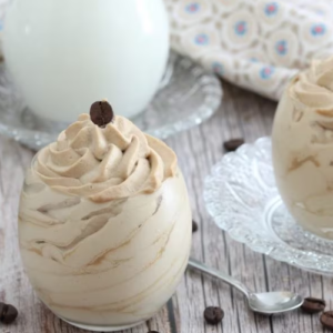 Coffee mousse: the quick recipe and 5 ideas for using it