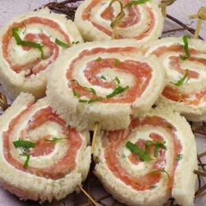 Salmon rolls: the recipe for tasty, no-cook rolls for the aperitif