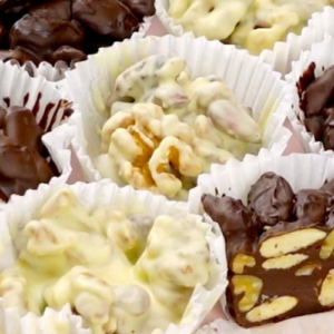 Dried fruit with chocolate: just a few ingredients for a super result!