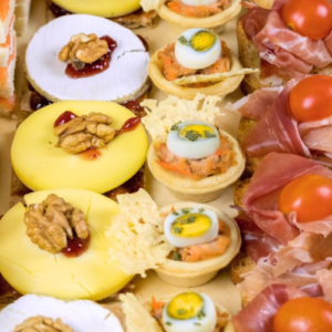 Appetizer canapés: delight your guests with these delicacies!