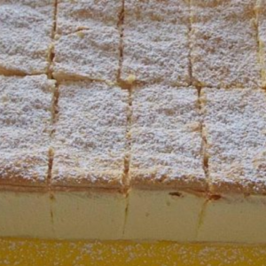 Slices of lemon mascarpone