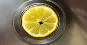 Put 1 Slice of Lemon in the Drain and Say Goodbye to This Very Common Problem