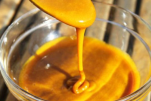 Onion Honey and Turmeric Syrup to Heal Coughs and Cleanse the Lungs